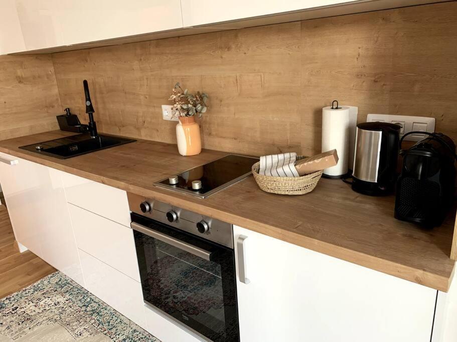 Deluxe Suites Anna Vodice Exteriör bild