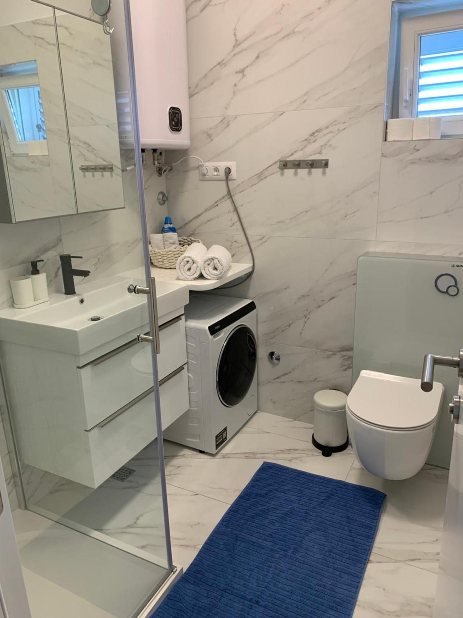 Deluxe Suites Anna Vodice Exteriör bild